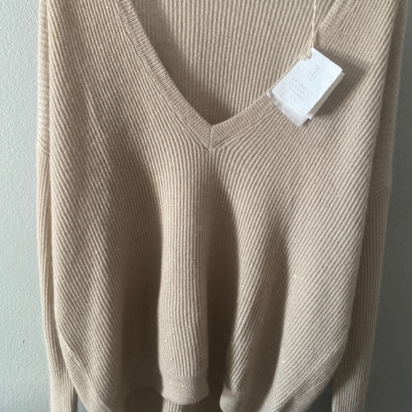 Womens cashmere sweater. Brunello Cucinelli made in Italy. New with tags. Size l